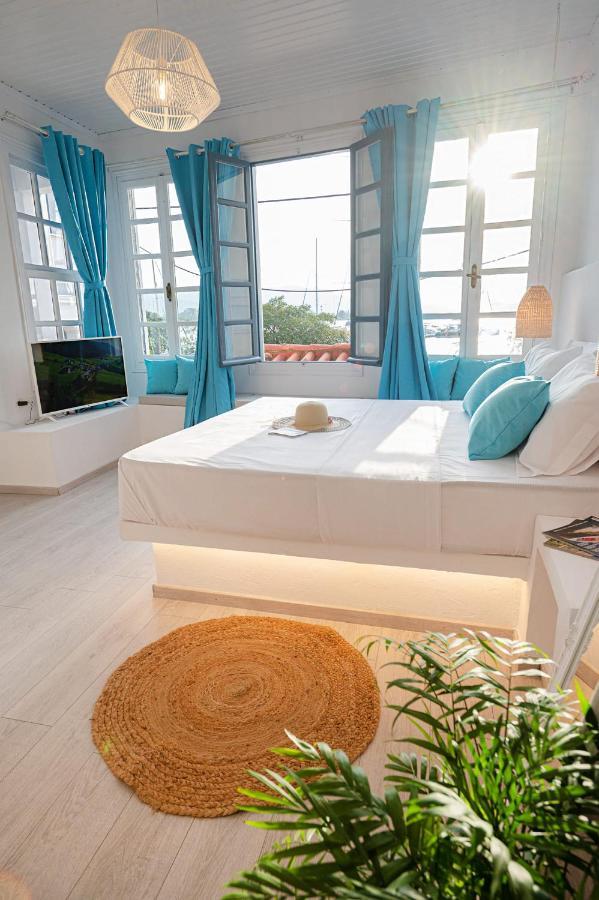 The White Rose Apartment Poros Town エクステリア 写真