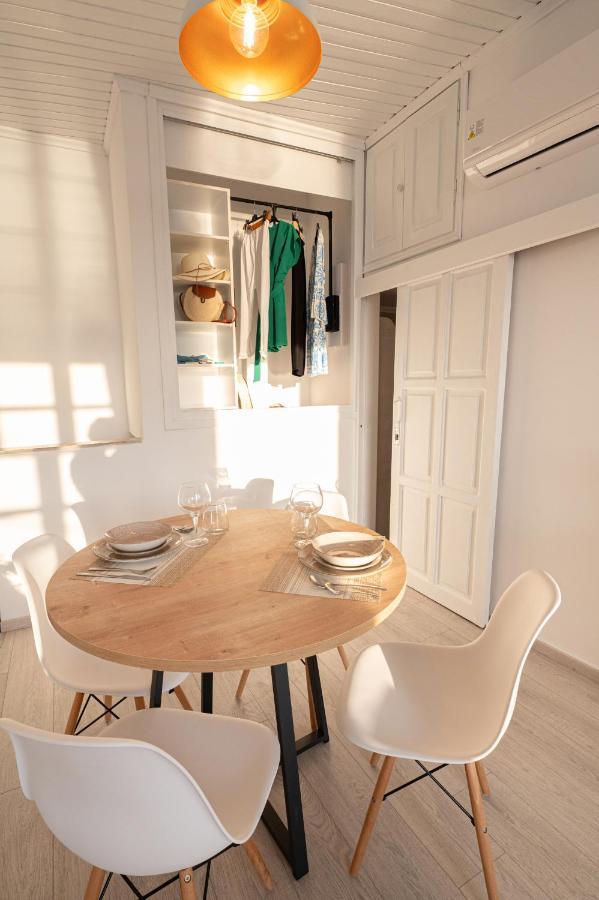 The White Rose Apartment Poros Town エクステリア 写真